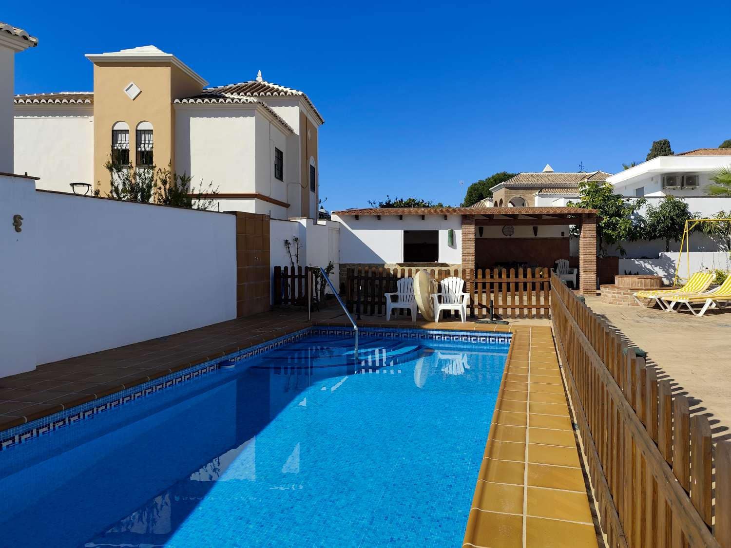 Chalet de 4 habitaciones en Nerja en venta con piscina - 1.345.000 € (Ref: 9735142)