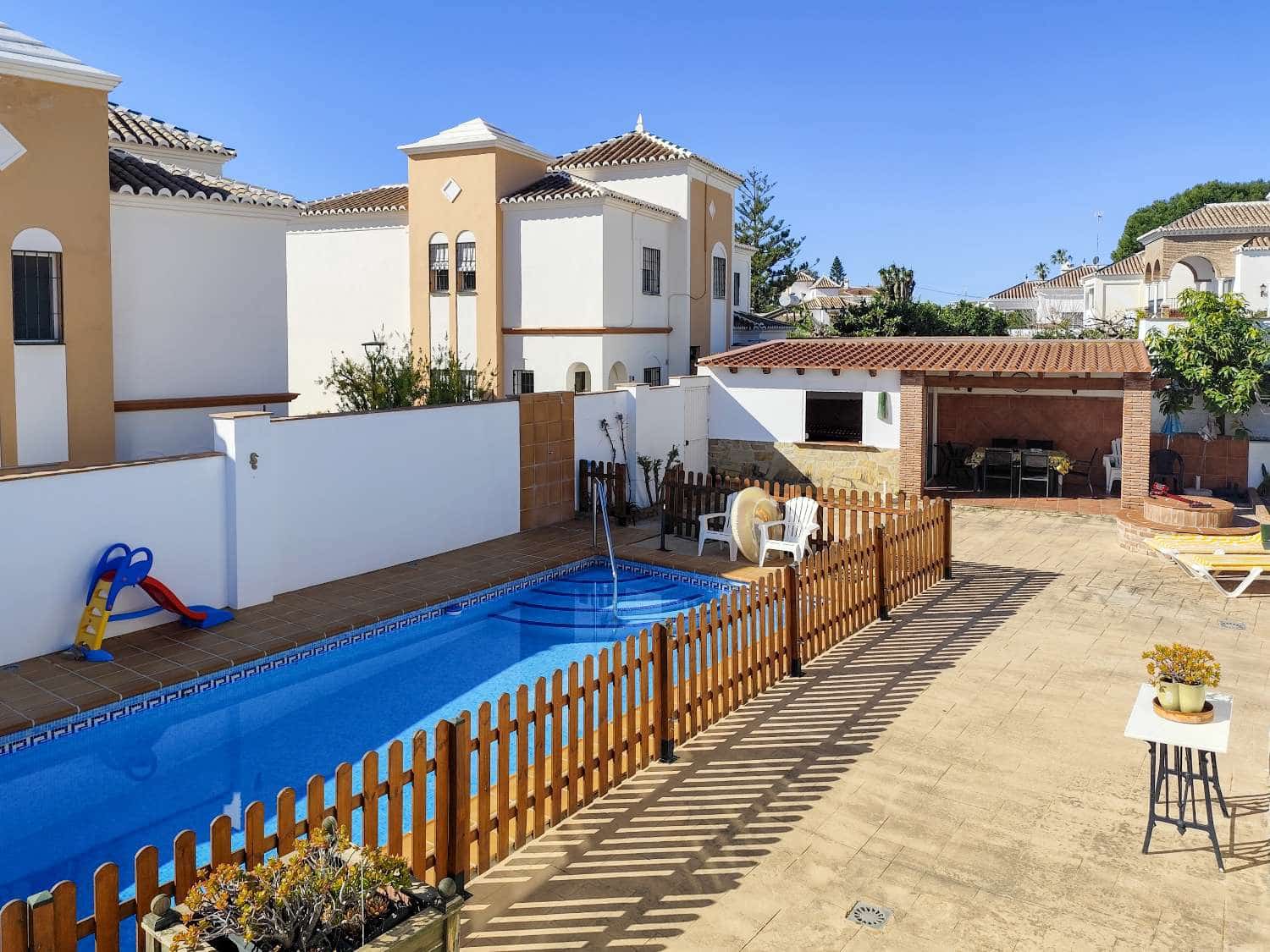 Chalet de 4 habitaciones en Nerja en venta con piscina - 1.345.000 € (Ref: 9735142)