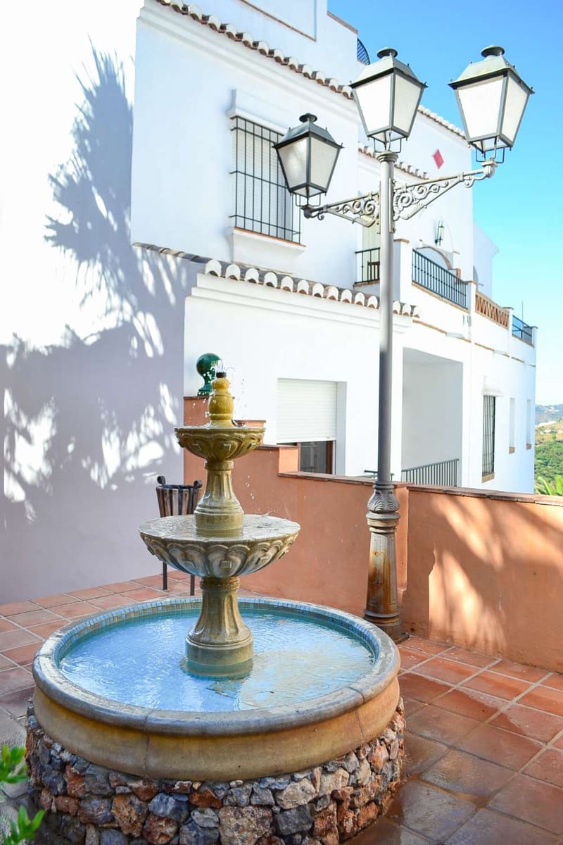 Apartamento de 2 habitaciones en Frigiliana en venta con piscina - 320.000 € (Ref: 9755285)