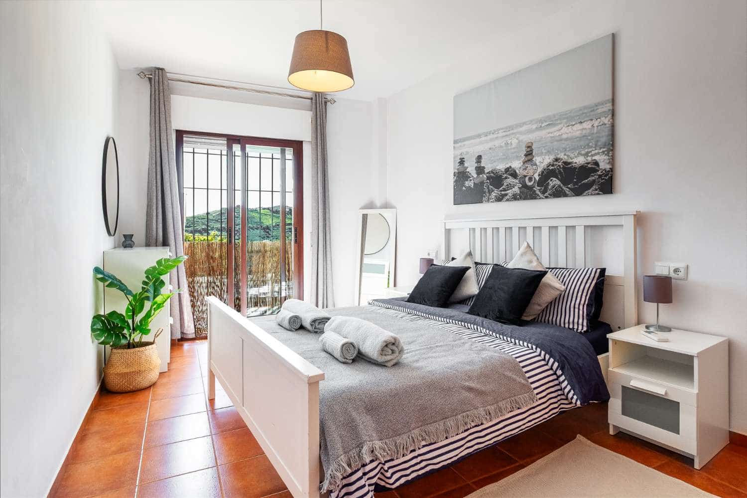 Apartamento de 2 habitaciones en Frigiliana en venta con piscina - 320.000 € (Ref: 9755285)