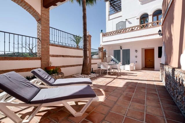 Apartamento de 2 habitaciones en Frigiliana en venta con piscina - 320.000 € (Ref: 9755285)