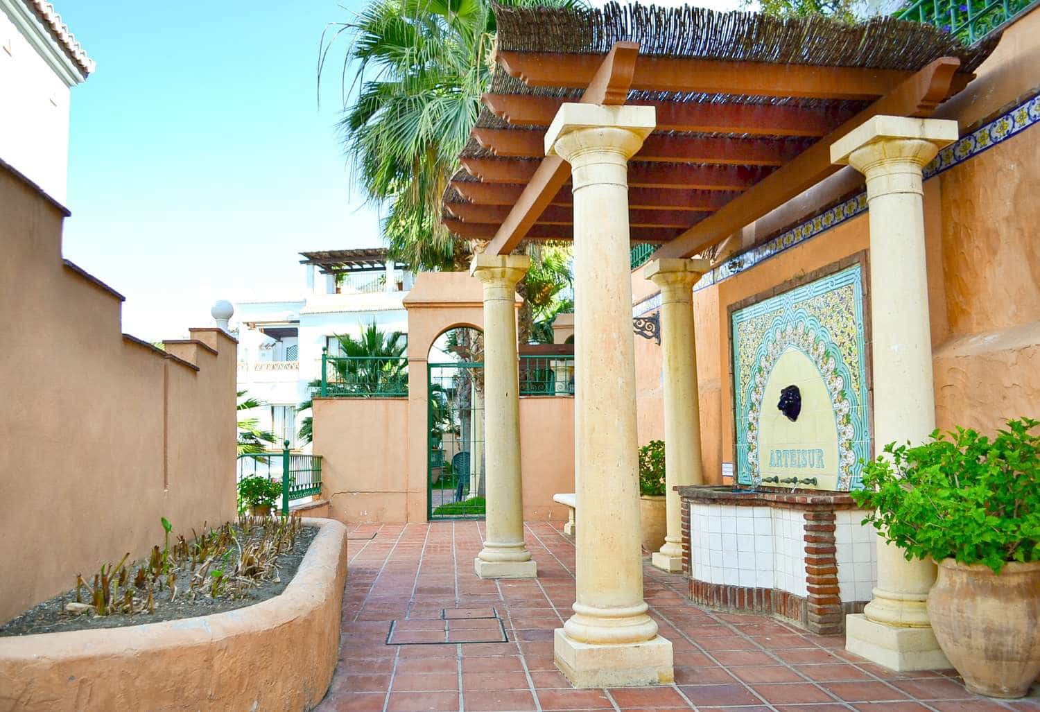 Apartamento de 2 habitaciones en Frigiliana en venta con piscina - 320.000 € (Ref: 9755285)