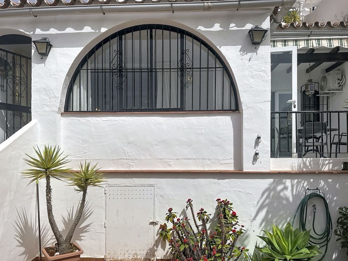 2 chambre Appartement de Plage à vendre à Nerja avec piscine - 299 000 € (Ref: 9758400)