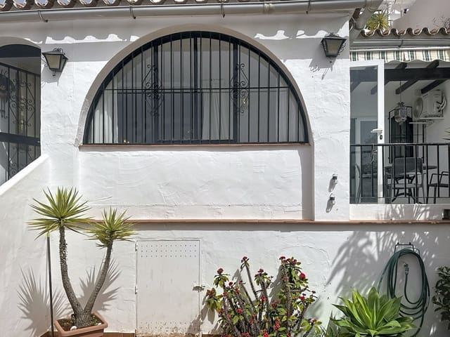 2 chambre Appartement de Plage à vendre à Capistrano, Nerja avec piscine - 299 000 € (Ref: 9758400)