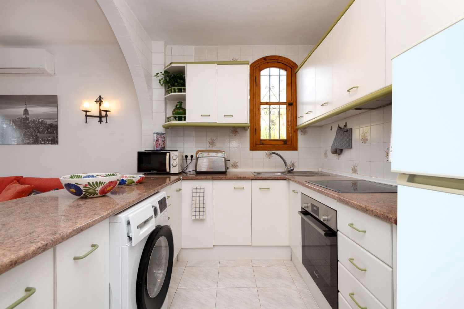2 bedroom Beach Apartment for sale in Nerja with pool - € 299,000 (Ref: 9758400)