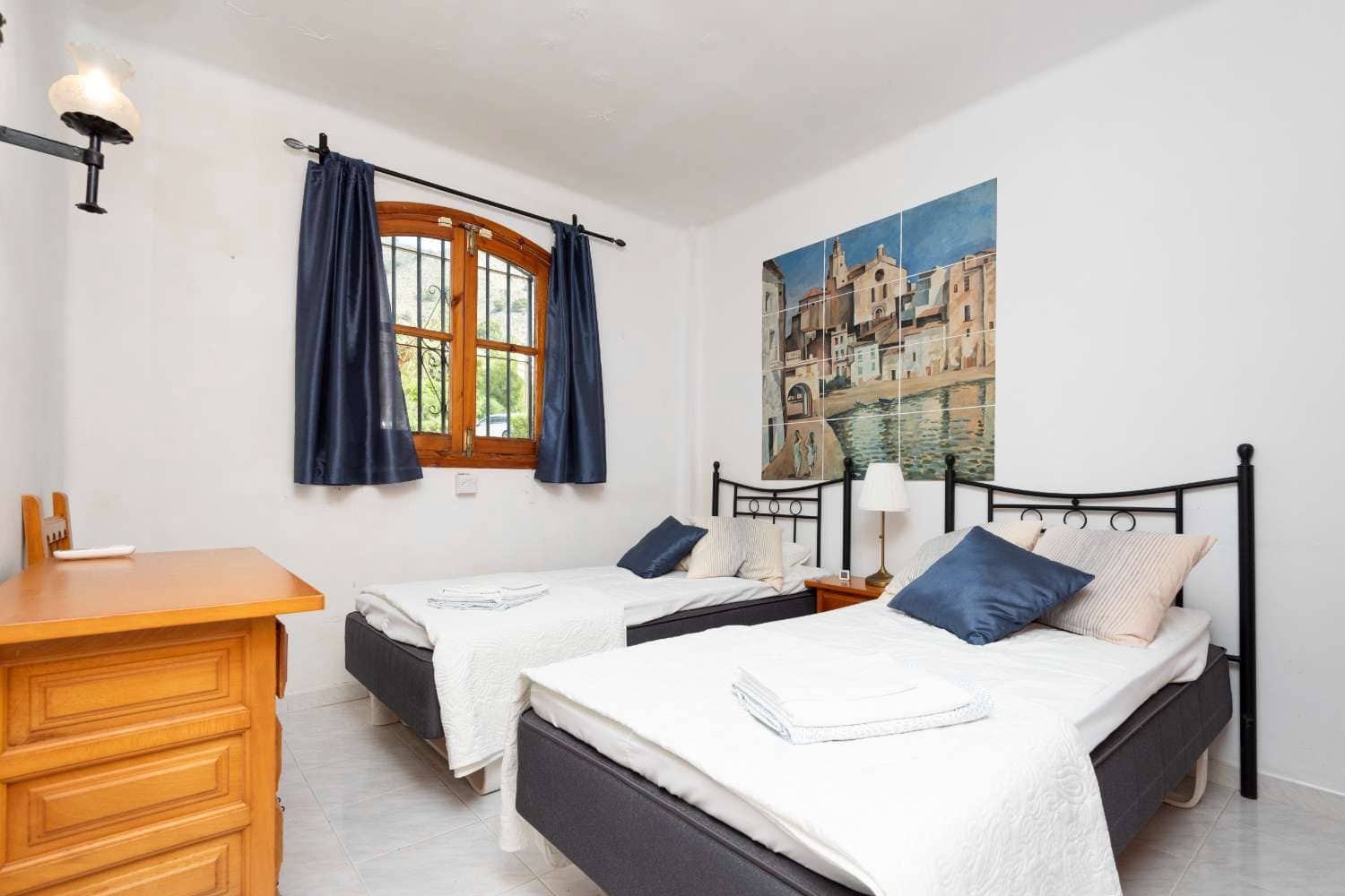 2 bedroom Beach Apartment for sale in Nerja with pool - € 299,000 (Ref: 9758400)