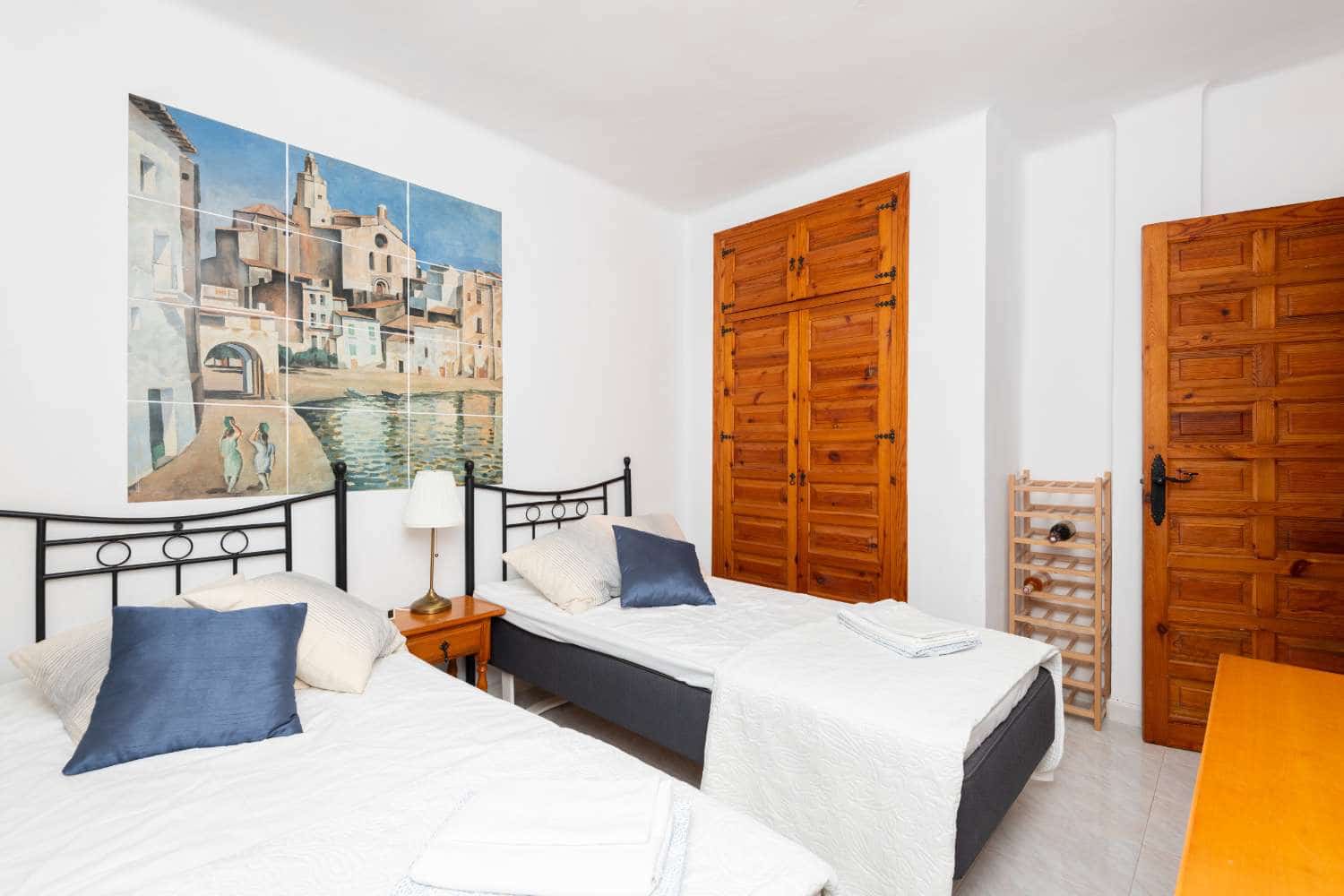 2 bedroom Beach Apartment for sale in Nerja with pool - € 299,000 (Ref: 9758400)