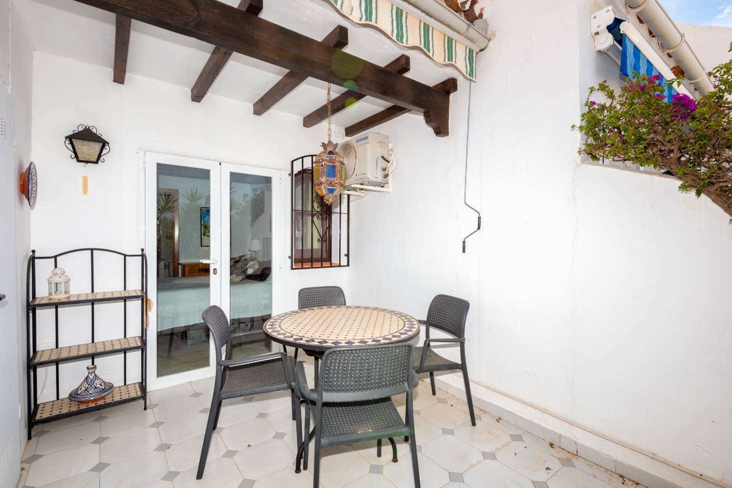 2 bedroom Beach Apartment for sale in Nerja with pool - € 299,000 (Ref: 9758400)