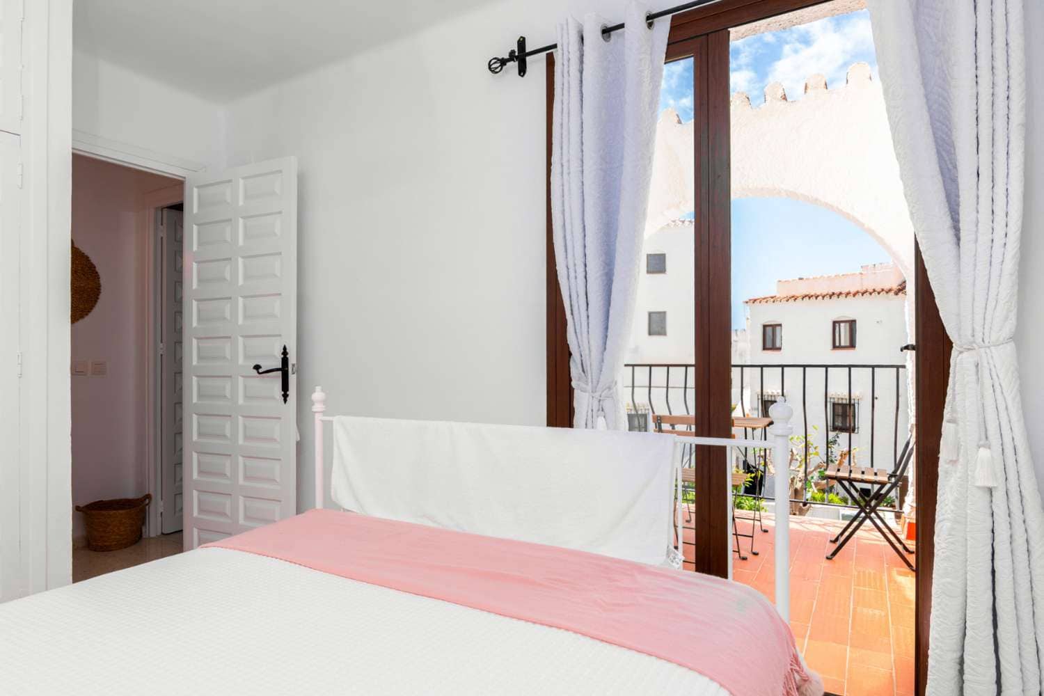 2 chambre Villa/Maison Semi-Mitoyenne à vendre à Nerja avec piscine - 425 000 € (Ref: 9783576)