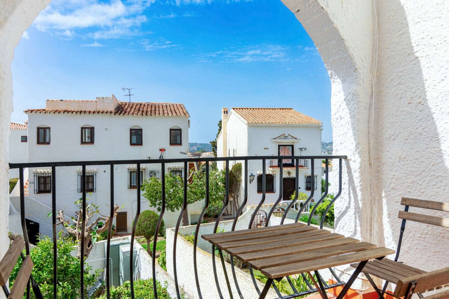 2 chambre Villa/Maison Semi-Mitoyenne à vendre à Nerja avec piscine - 425 000 € (Ref: 9783576)