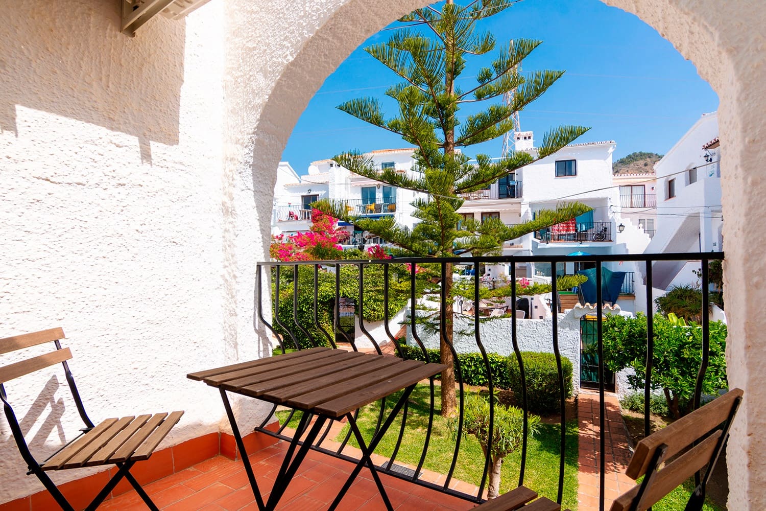 2 chambre Villa/Maison Semi-Mitoyenne à vendre à Nerja avec piscine - 425 000 € (Ref: 9783576)