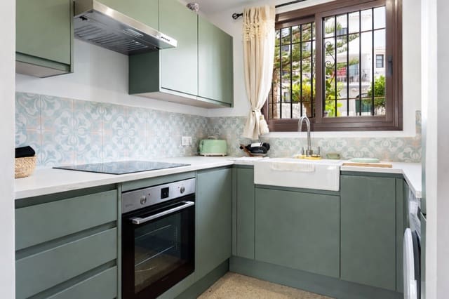 2 chambre Villa/Maison Semi-Mitoyenne à vendre à Capistrano, Nerja avec piscine - 425 000 € (Ref: 9783576)