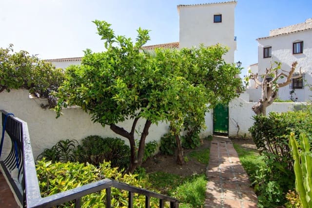 Pareado de 2 habitaciones en Capistrano, Nerja en venta con piscina - 425.000 € (Ref: 9783576)