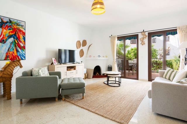 2 slaapkamer Halfvrijstaande villa te koop in Capistrano, Nerja met zwembad - € 425.000 (Ref: 9783576)