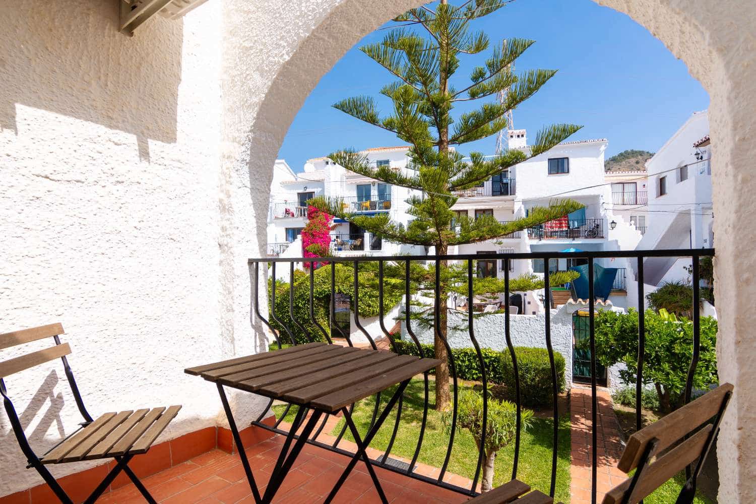 2 makuuhuone Paritalo myytävänä paikassa Nerja mukana uima-altaan - 425 000 € (Ref: 9783576)