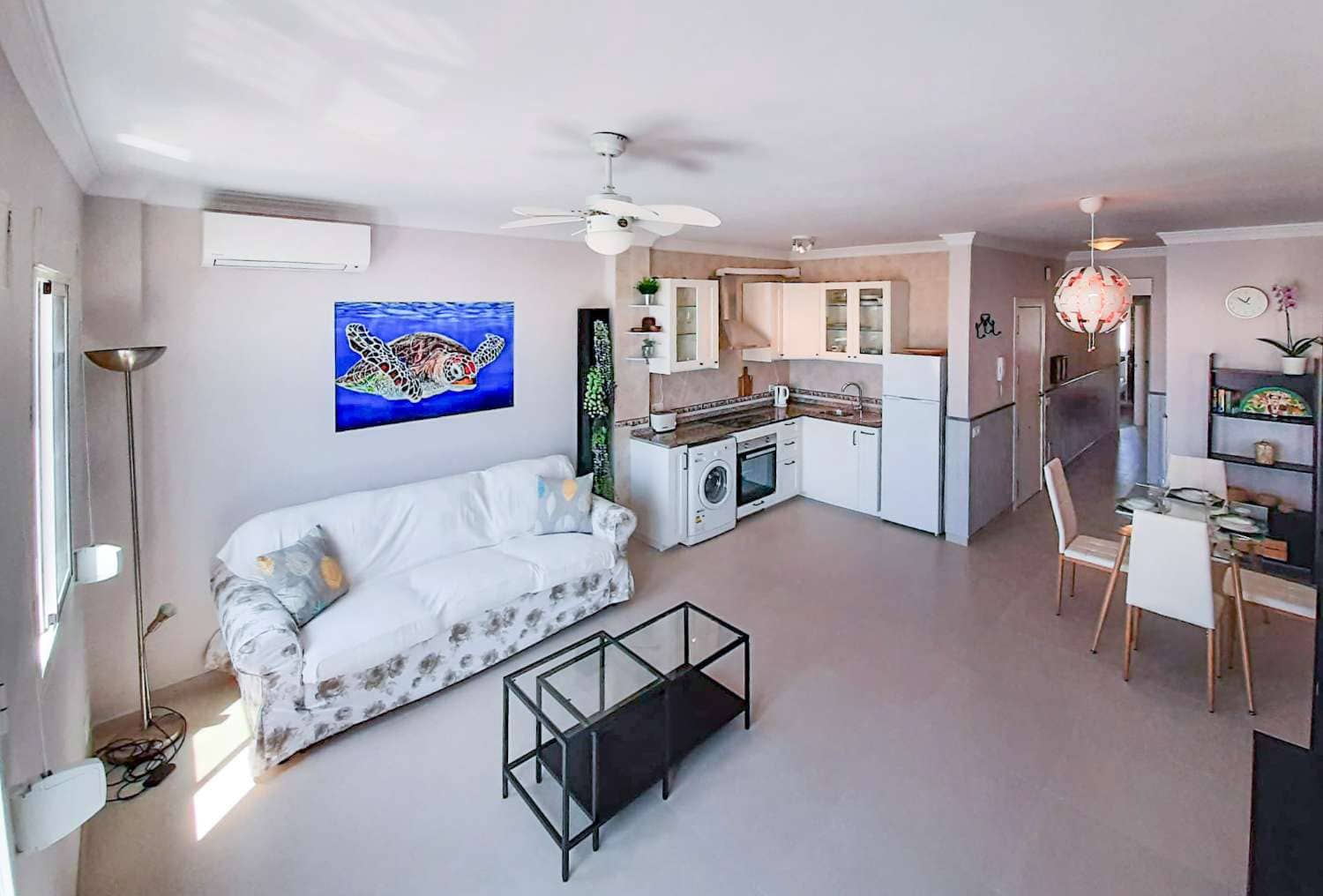 2 soveværelse Strandlejlighed til salg i Nerja - € 299.000 (Ref: 9800341)