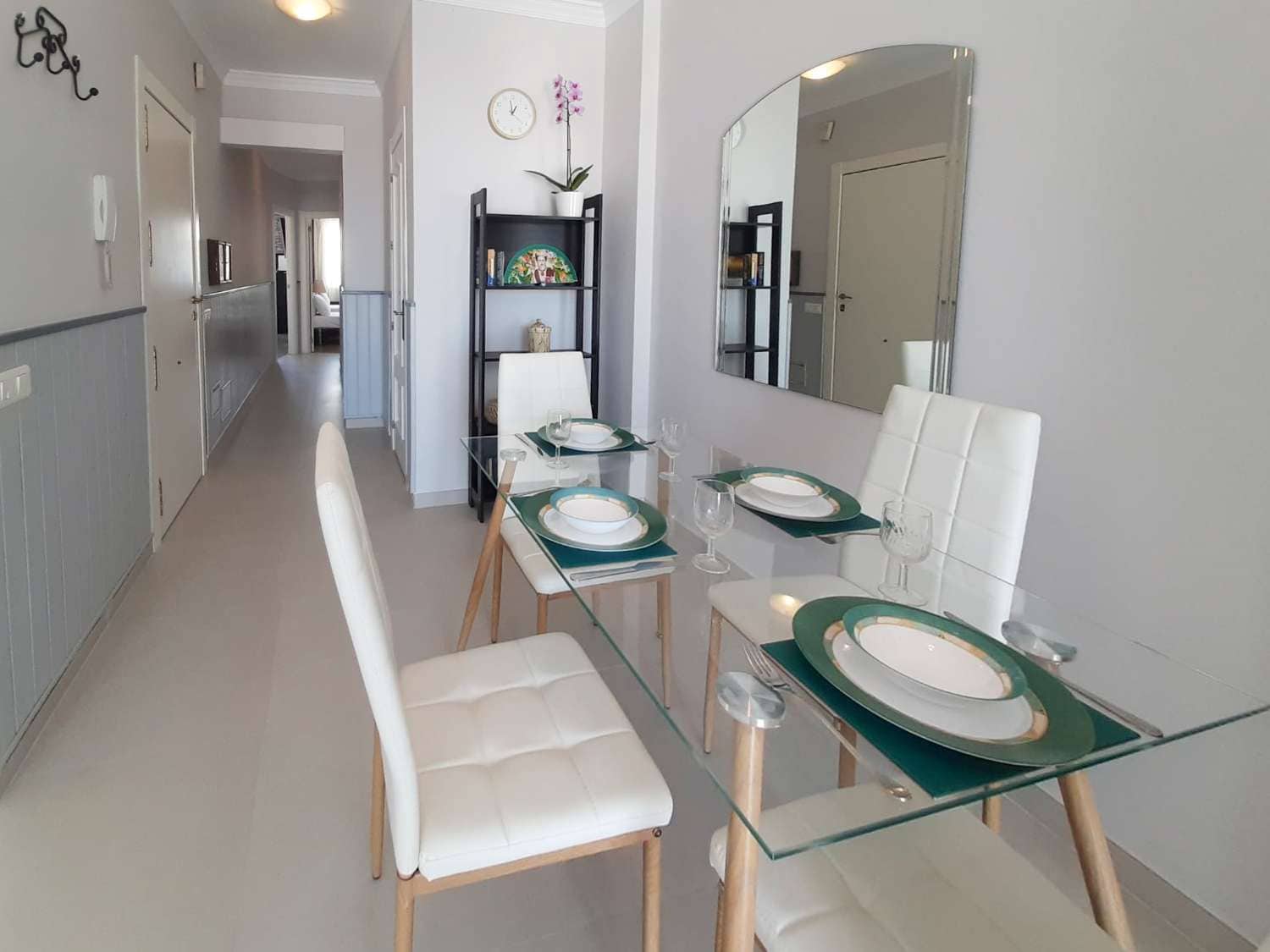 2 soveværelse Strandlejlighed til salg i Nerja - € 299.000 (Ref: 9800341)