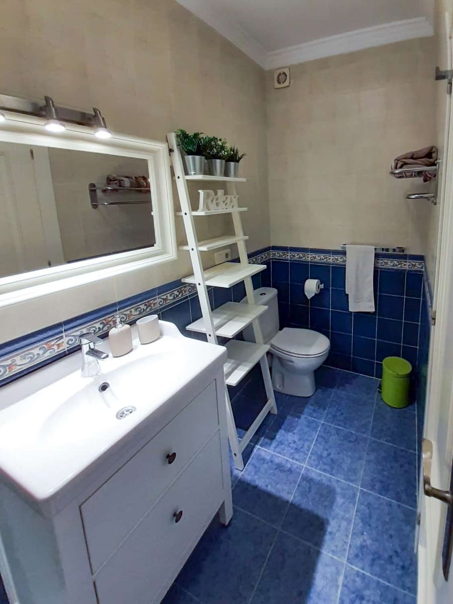 2 soveværelse Strandlejlighed til salg i Nerja - € 299.000 (Ref: 9800341)