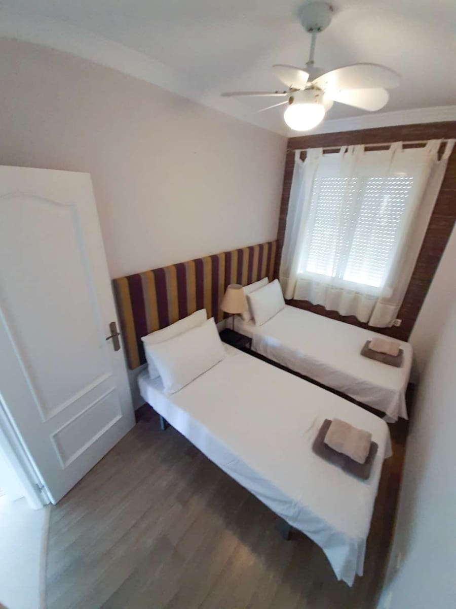 2 soveværelse Strandlejlighed til salg i Nerja - € 299.000 (Ref: 9800341)