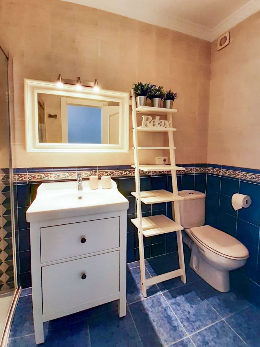 2 soveværelse Strandlejlighed til salg i Nerja - € 299.000 (Ref: 9800341)