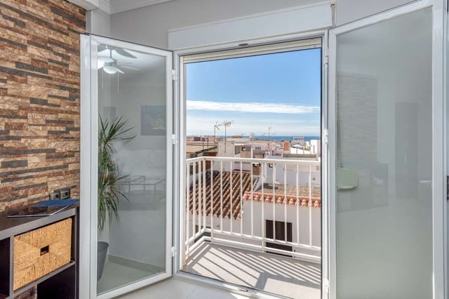2 soveværelse Strandlejlighed til salg i Centro, Nerja - € 299.000 (Ref: 9800341)