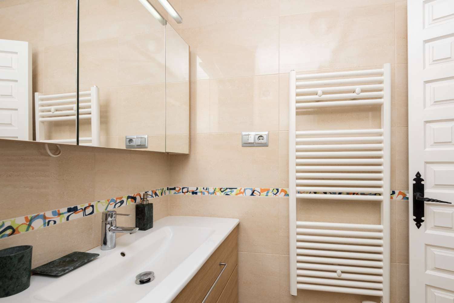 2 bedroom Beach Apartment for sale in Nerja with pool - € 475,000 (Ref: 9833205)