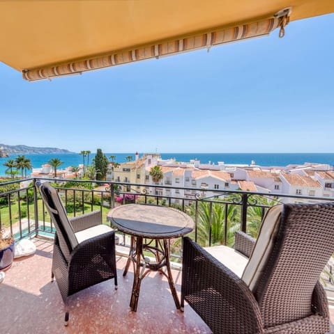 2 makuuhuone Ranta-asunto myytävänä paikassa Centro, Nerja mukana uima-altaan - 475 000 € (Ref: 9833205)