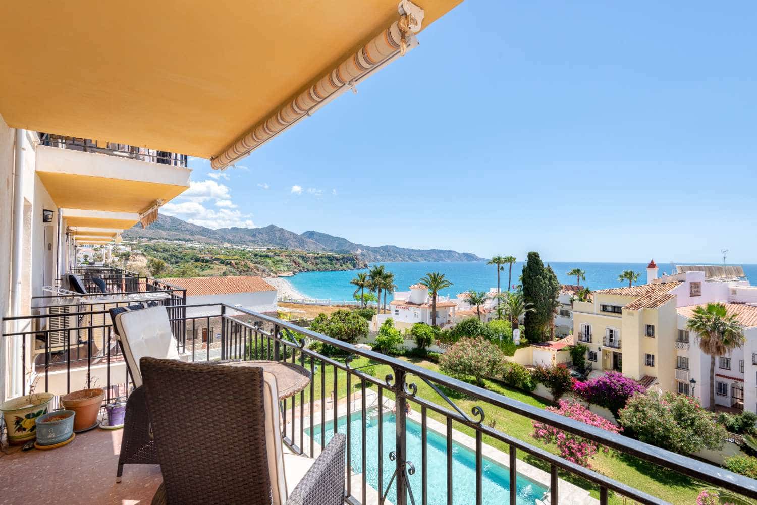 2 bedroom Beach Apartment for sale in Nerja with pool - € 475,000 (Ref: 9833205)