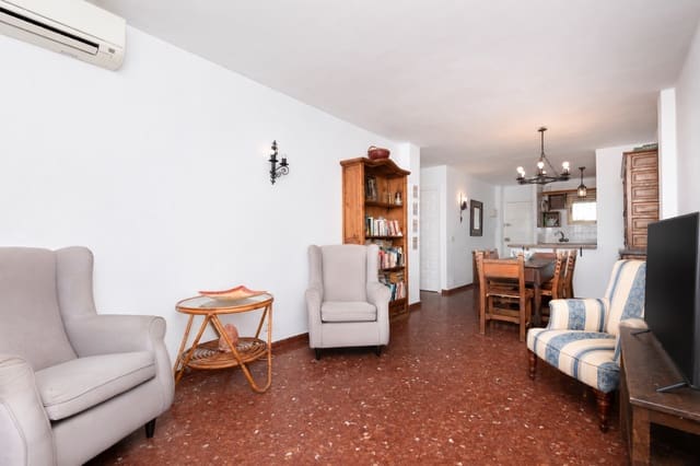 2 makuuhuone Ranta-asunto myytävänä paikassa Centro, Nerja mukana uima-altaan - 475 000 € (Ref: 9833205)