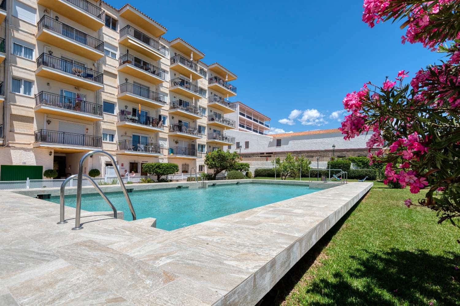2 bedroom Beach Apartment for sale in Nerja with pool - € 475,000 (Ref: 9833205)