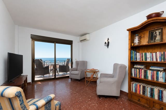 2 makuuhuone Ranta-asunto myytävänä paikassa Centro, Nerja mukana uima-altaan - 475 000 € (Ref: 9833205)