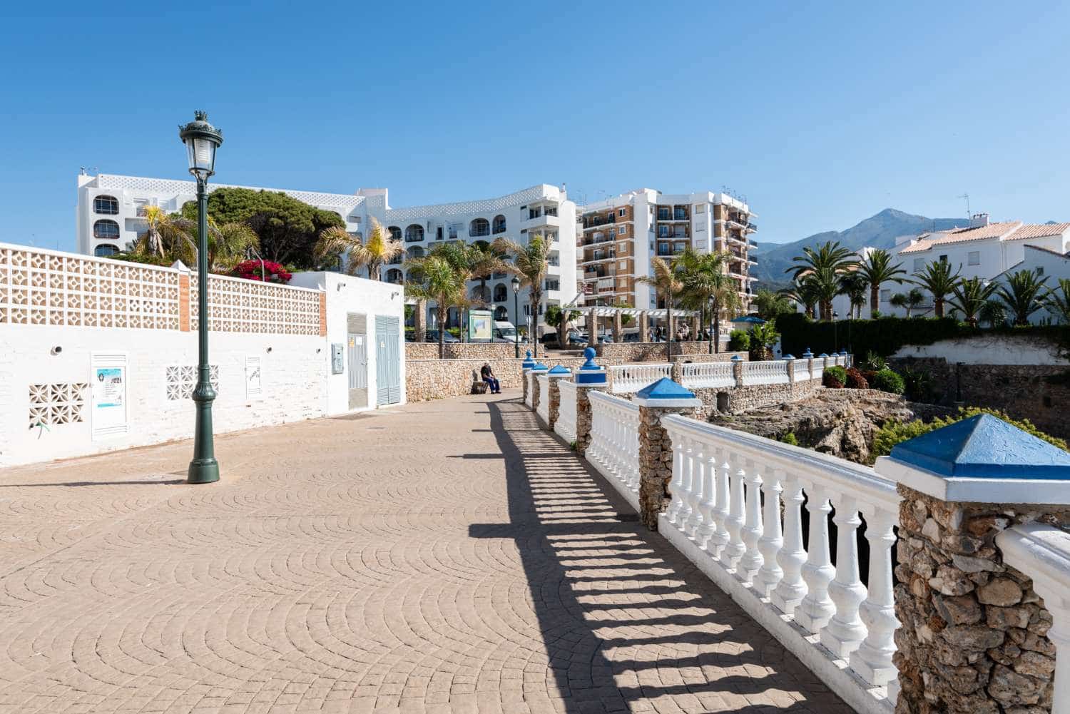 2 bedroom Beach Apartment for sale in Nerja with pool - € 475,000 (Ref: 9833205)
