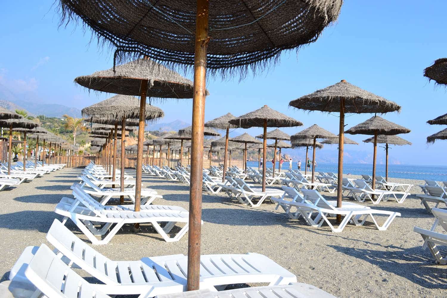 2 bedroom Beach Apartment for sale in Nerja with pool - € 475,000 (Ref: 9833205)