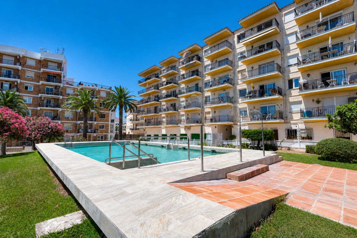 2 bedroom Beach Apartment for sale in Nerja with pool - € 475,000 (Ref: 9833205)