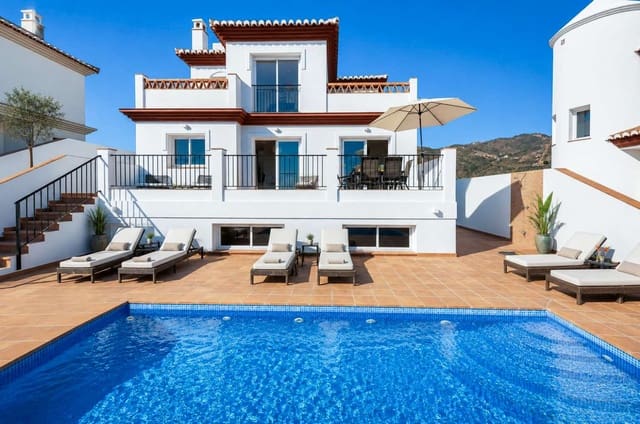 5 quarto Moradia para venda em El Peñoncillo, Torrox com piscina - 895 000 € (Ref: 9844810)