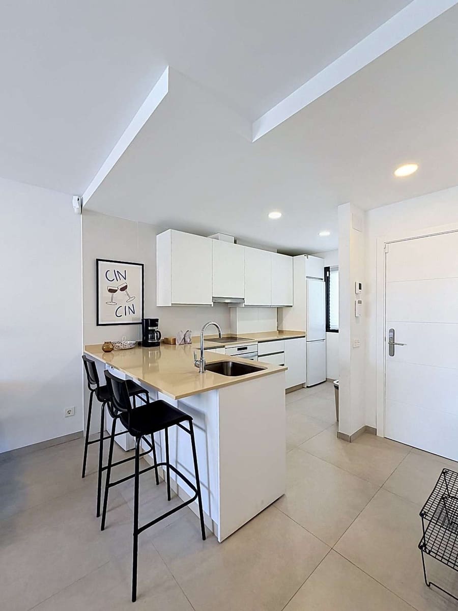 2 sypialnia Apartament przy plaży na sprzedaż w Nerja z basenem garażem - 369 000 € (Ref: 9848976)