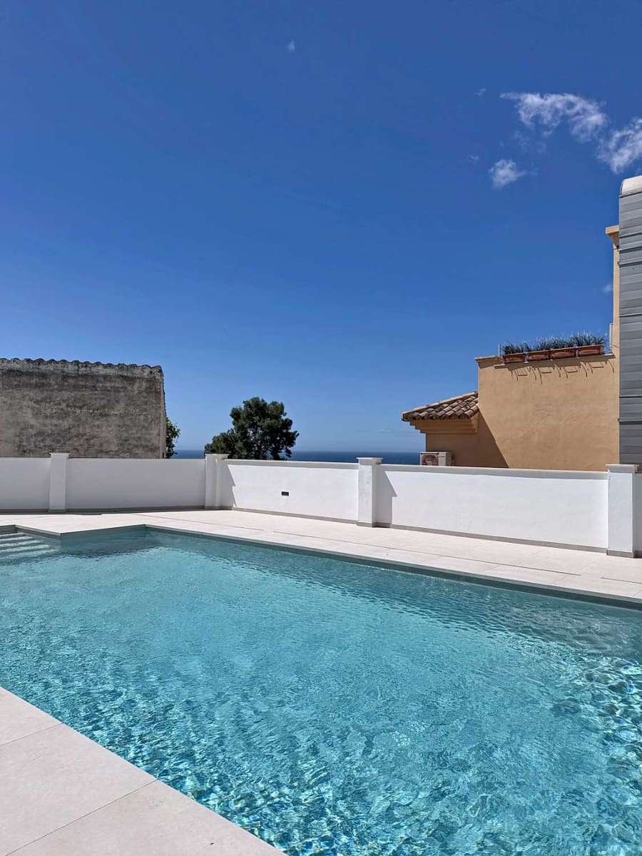 2 sypialnia Apartament przy plaży na sprzedaż w Nerja z basenem garażem - 369 000 € (Ref: 9848976)
