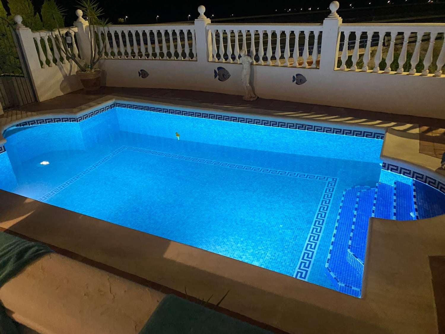 4 bedroom Villa for sale in Nerja with pool garage - € 499,000 (Ref: 9912447)