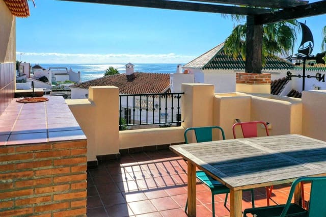 2 soverom Kjedet enebolig til salgs i Burriana, Nerja med svømmebasseng garasje - € 499 900 (Ref: 9945072)