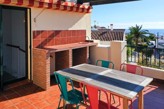 2 soverom Kjedet enebolig til salgs i Burriana, Nerja med svømmebasseng garasje - € 499 900 (Ref: 9945072)