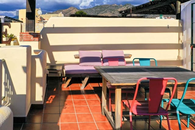2 soverom Kjedet enebolig til salgs i Burriana, Nerja med svømmebasseng garasje - € 499 900 (Ref: 9945072)