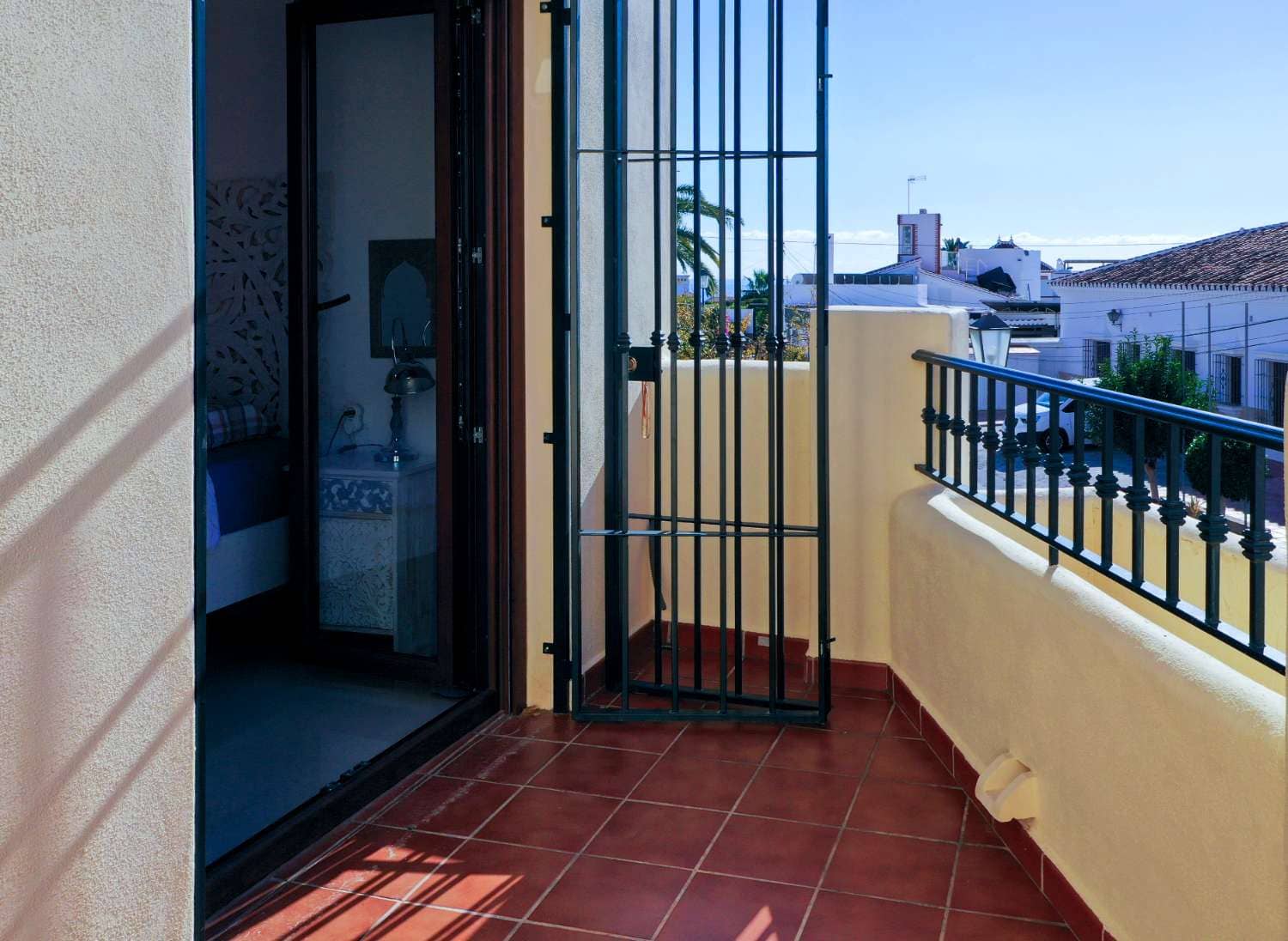 2 soverom Kjedet enebolig til salgs i Nerja med svømmebasseng garasje - € 499 900 (Ref: 9945072)