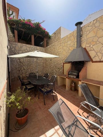 4 soverom Hus til salgs i Nerja med svømmebasseng - € 525 000 (Ref: 9972789)