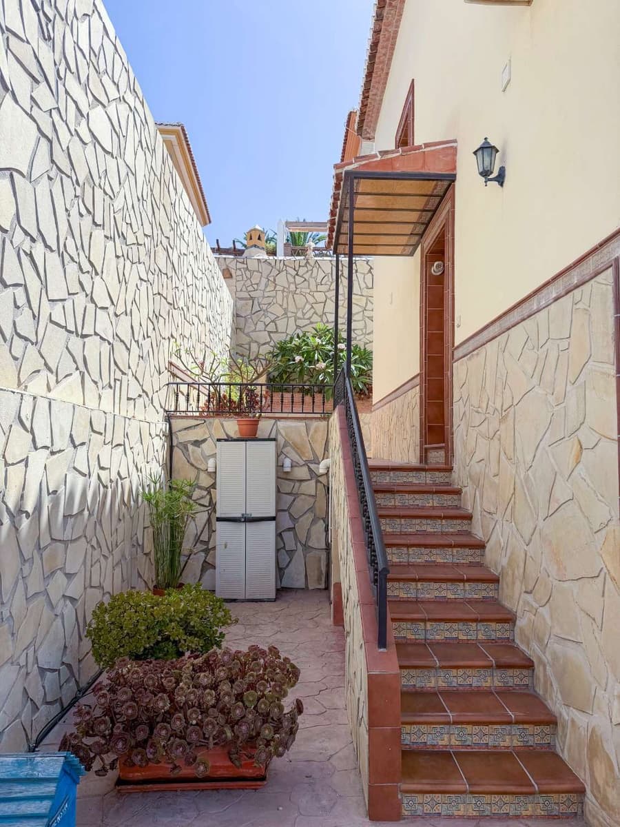 4 sovrum Hus till salu i Nerja med pool - 525 000 € (Ref: 9972789)