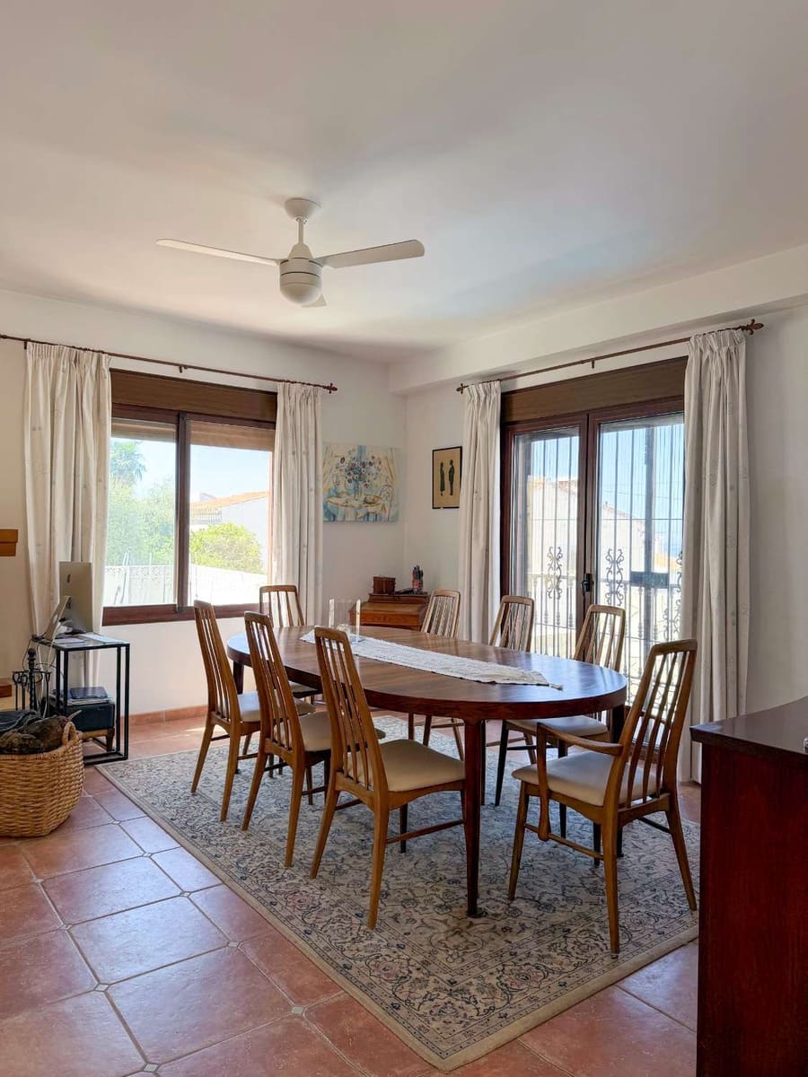 4 sovrum Hus till salu i Nerja med pool - 525 000 € (Ref: 9972789)