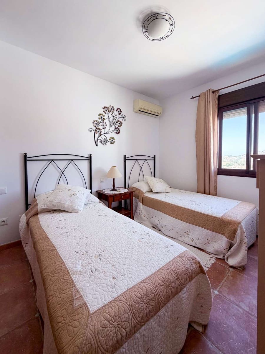 4 sovrum Hus till salu i Nerja med pool - 525 000 € (Ref: 9972789)