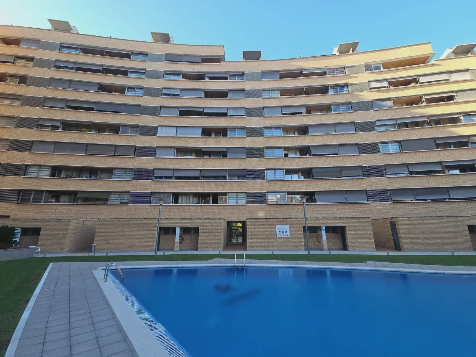 3 slaapkamer Flat te koop in Gerona stad met zwembad garage - € 299.000 (Ref: 10088926)