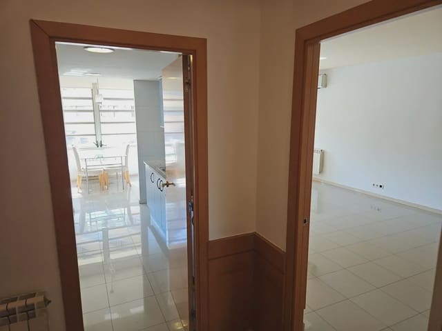 3 slaapkamer Flat te koop in Gerona stad met zwembad garage - € 299.000 (Ref: 10088926)