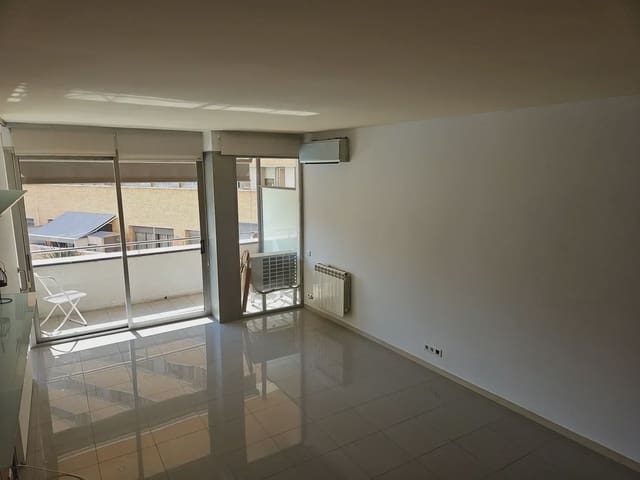 3 slaapkamer Flat te koop in Gerona stad met zwembad garage - € 299.000 (Ref: 10088926)