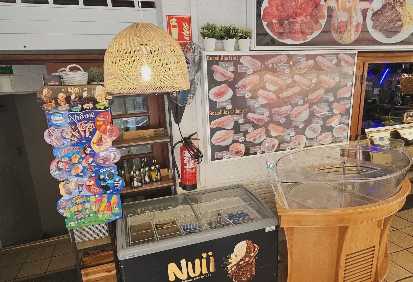 Commercieel te koop in Blanes - € 700.000 (Ref: 10090126)